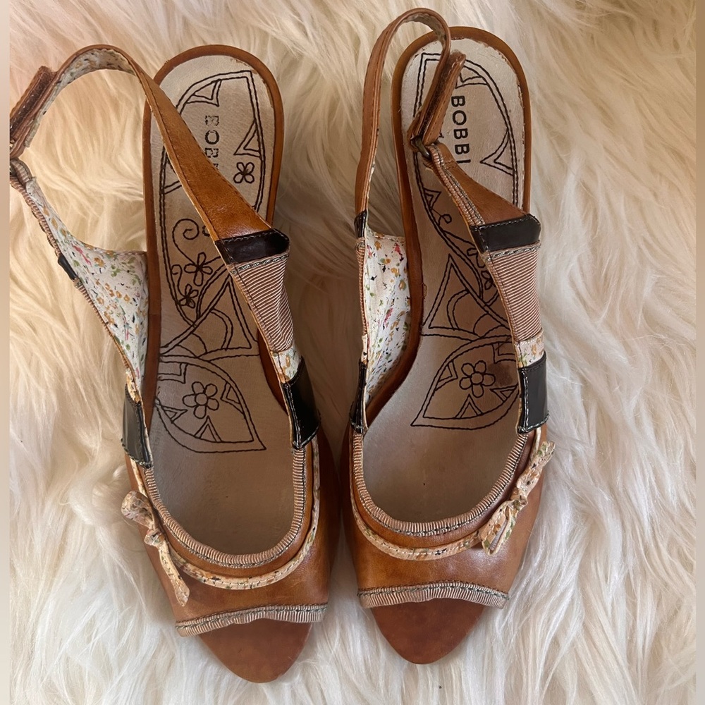 BOBBI BLU - Taupe Vintage/Retro Wedge Style  Sandals Sz 9